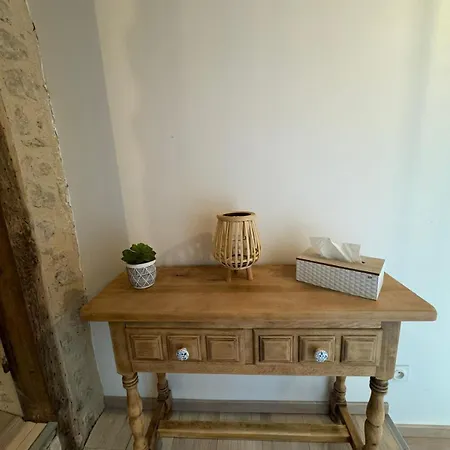 Le De Nyaraló *