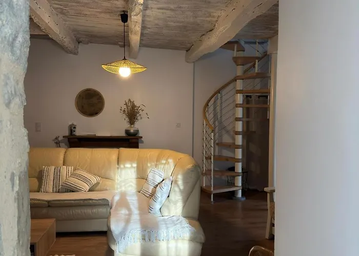 بيت للعطل Le De *